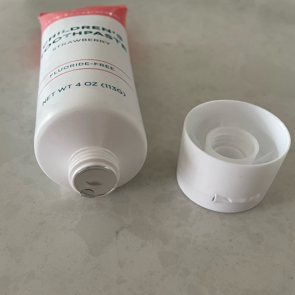 Wellnesse 🍓 Toothpaste - Picture 8 of 8